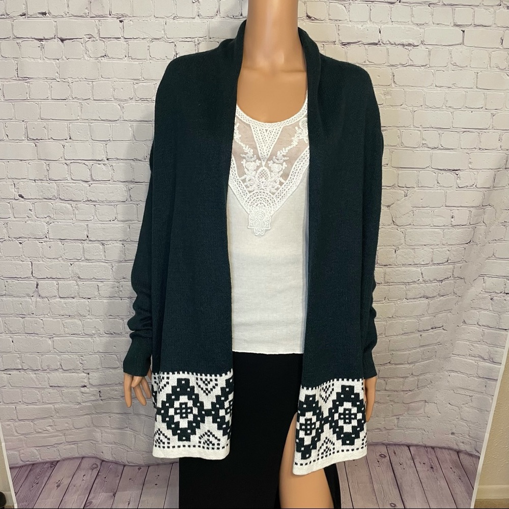 Old Navy Long open front christmas cardigan green & white boho size small